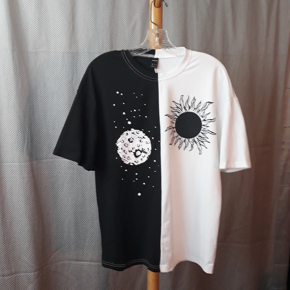 SHEIN Tops - SHEIN Sun & Moon Tee SZ XS